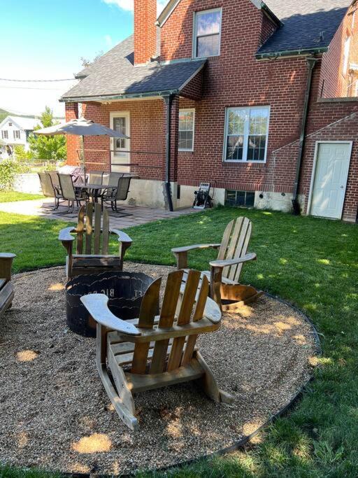Spacious Home In Downtown White Sulphur Springs Exterior photo