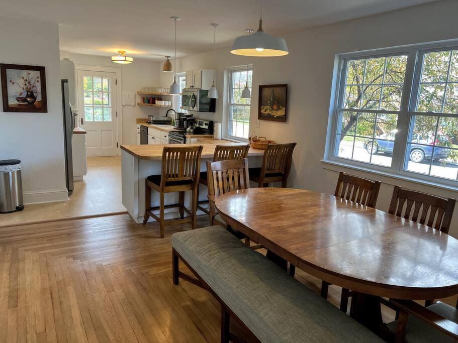 Spacious Home In Downtown White Sulphur Springs Exterior photo