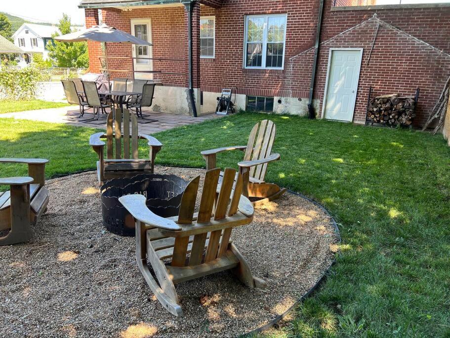 Spacious Home In Downtown White Sulphur Springs Exterior photo