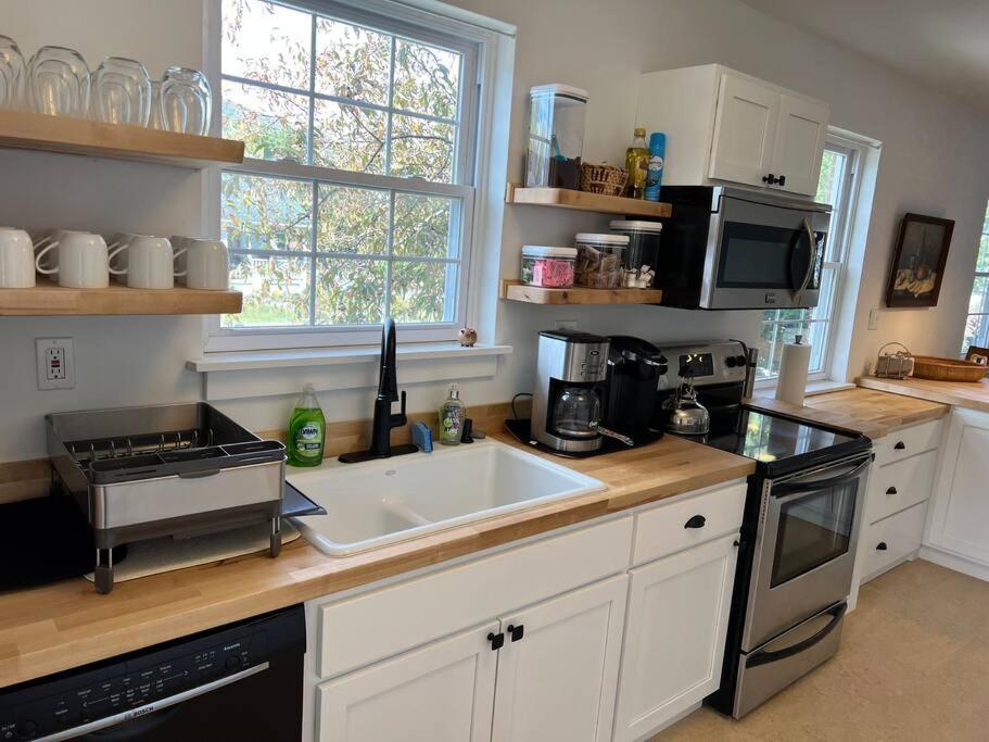 Spacious Home In Downtown White Sulphur Springs Exterior photo